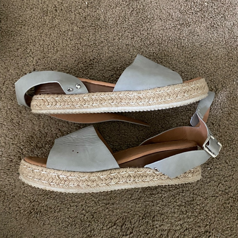 Gray Platform Sandals - Picture 3 of 4
